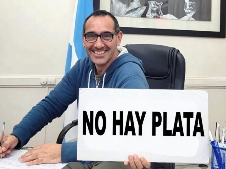 Los empleados municipales de Azul se quedan sin aguinaldo: el intendente Nelson Sombra no tiene fondos y depende de Axel Kicillof