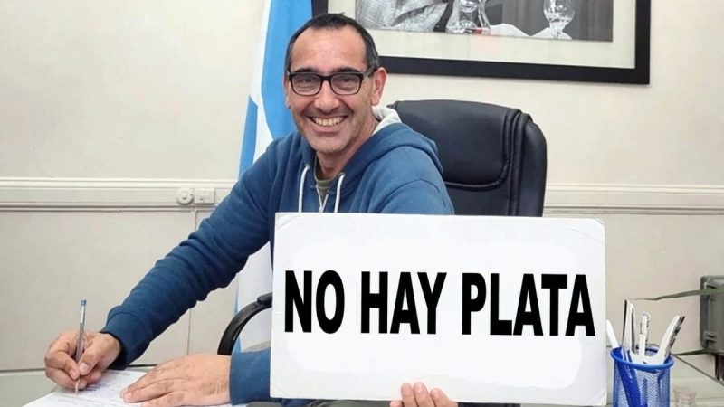 Los empleados municipales de Azul se quedan sin aguinaldo: el intendente Nelson Sombra no tiene fondos y depende de Axel Kicillof