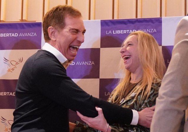 Santilli, el equilibrista entre Milei y el PRO