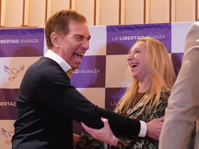 Santilli, el equilibrista entre Milei y el PRO