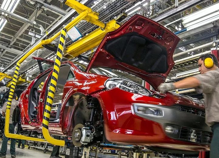 La producción de autos cayó 18,3% en el primer semestre y las terminales exigen urgentes bajas de impuestos
