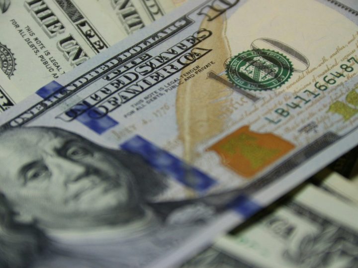 El dólar oficial sube por tercera semana consecutiva y ya se consolida al borde de los $1.500